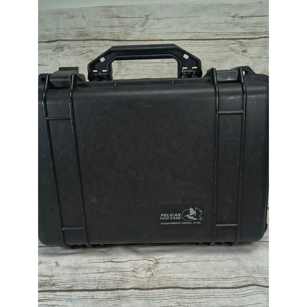 Pelican 1500, Black, Genuine, Medium Protector Case 18.5 X 14.06 X 7.75